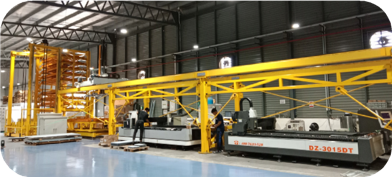 Large-scale smart manufacturing facility with automated systems